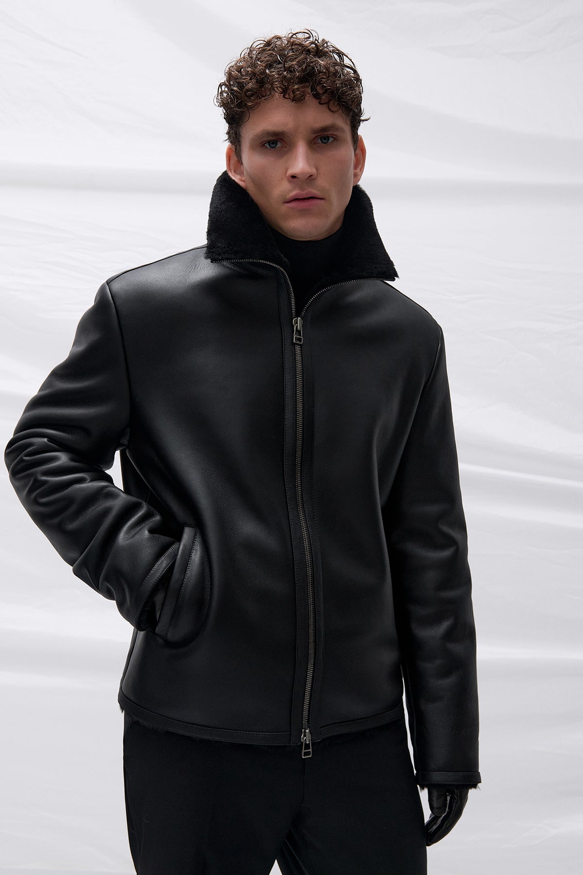 ДУБЛЯНКА З ОВЧИНИ THOM У ТЕМНО-КОРИЧНЕВОМУ