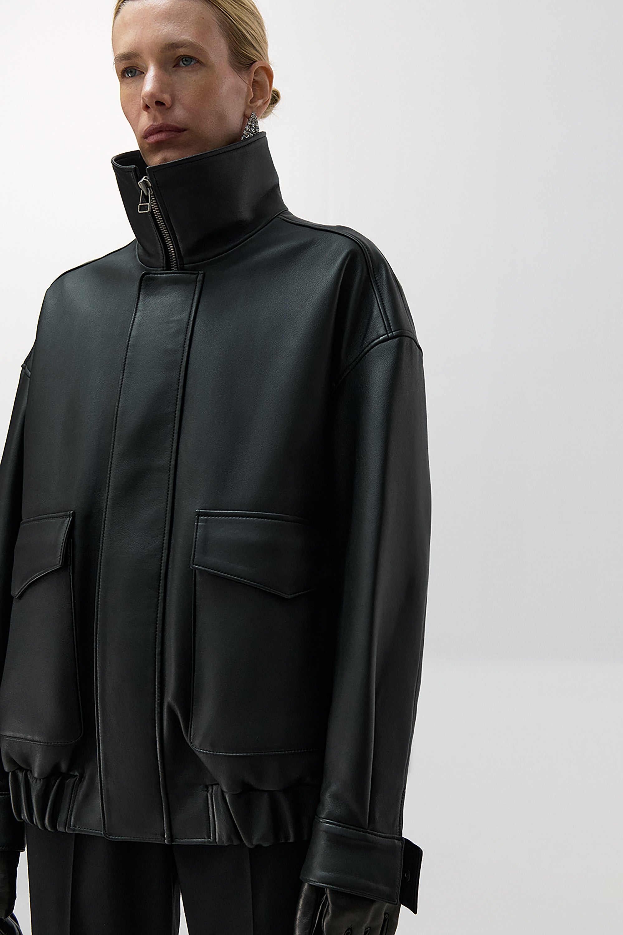 БОМБЕР ДЖЕКСОН ЧОРНИЙ(FW26.8.1)