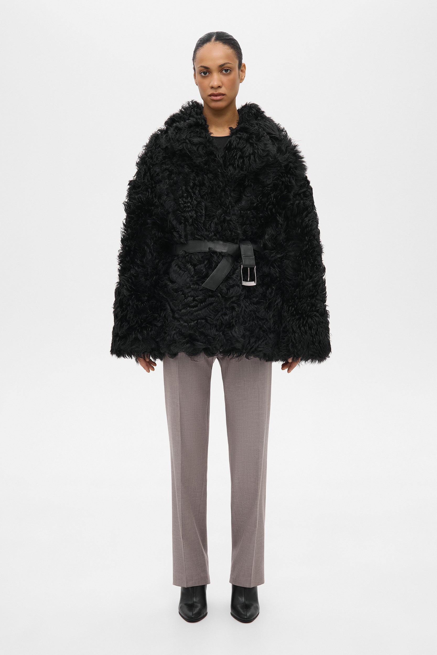 Short shearling coat (1910)