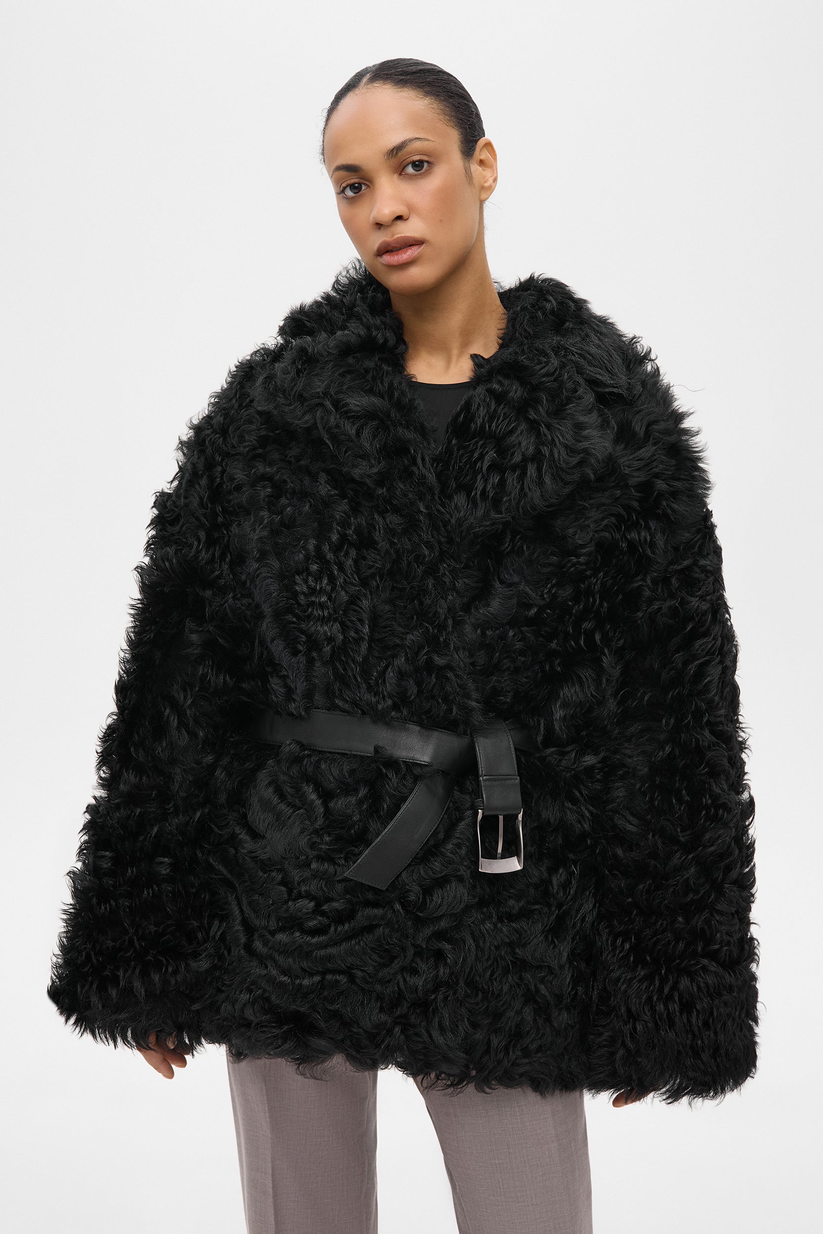 Short shearling coat (1910)