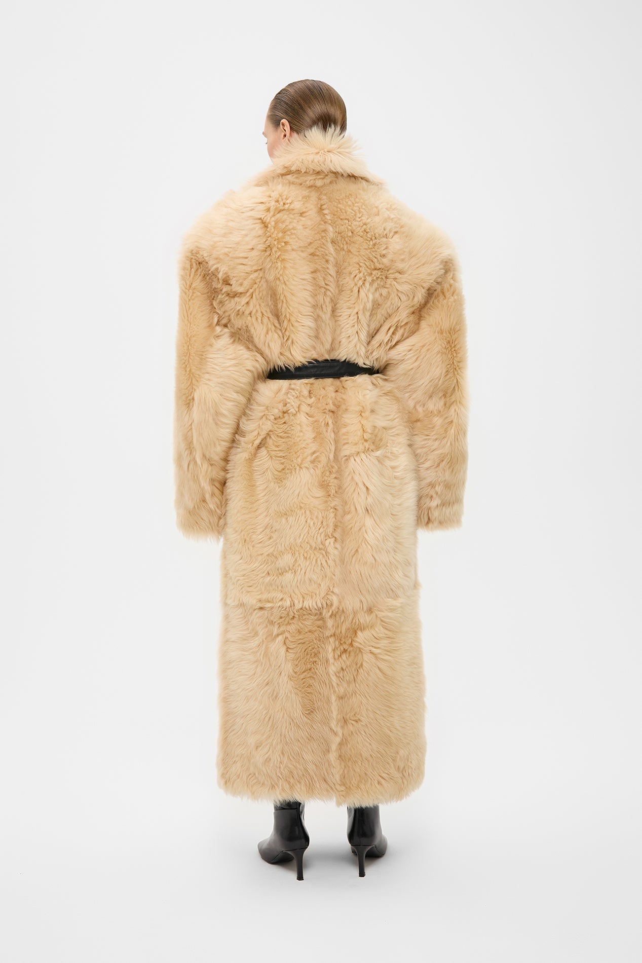 Samantha Shearling Coat With Wide Shoulders In Beige (2320/3)
