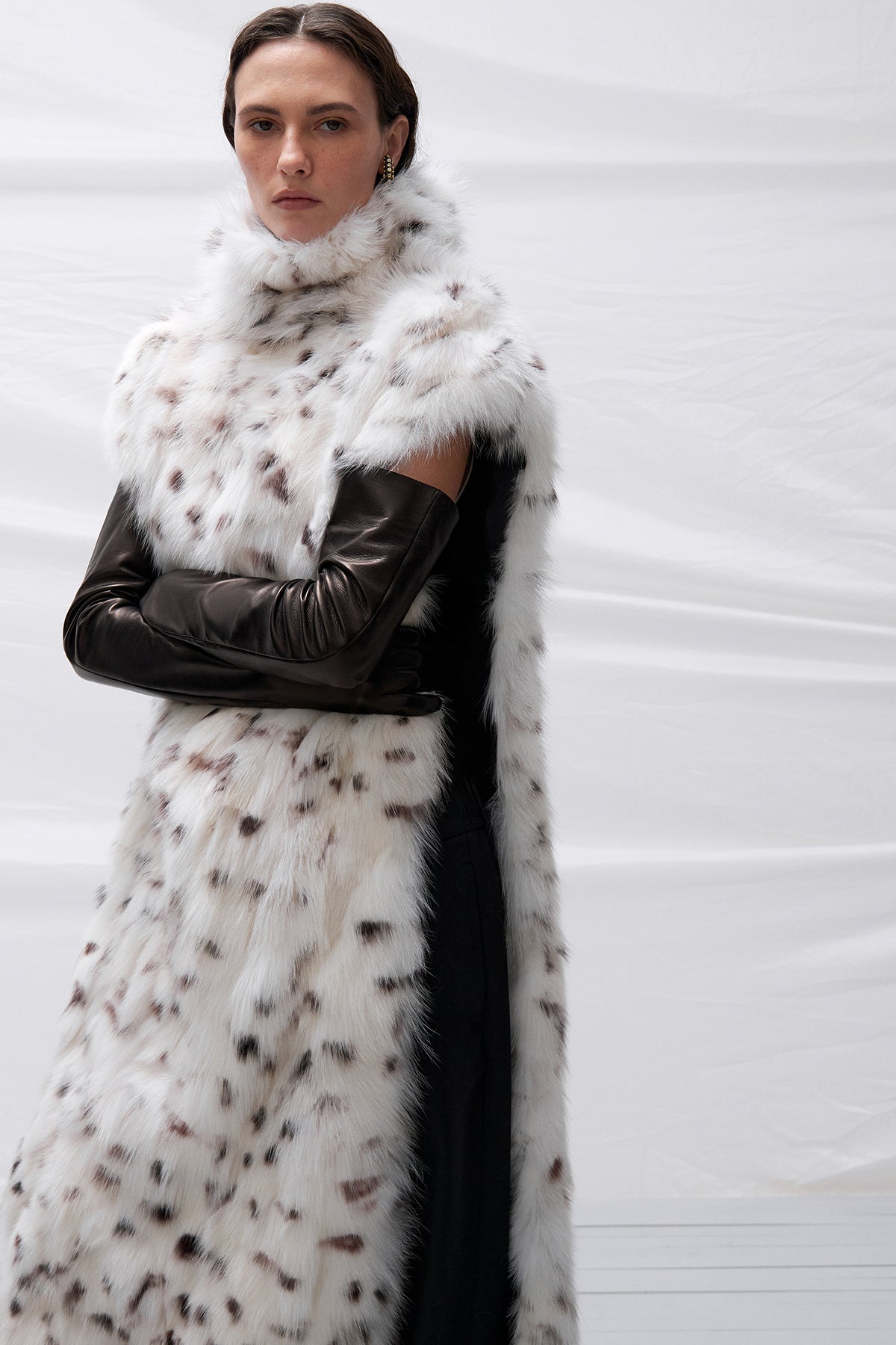 ДУБЛЯНКА З ОВЧИНИ THOM У ТЕМНО-КОРИЧНЕВОМУ