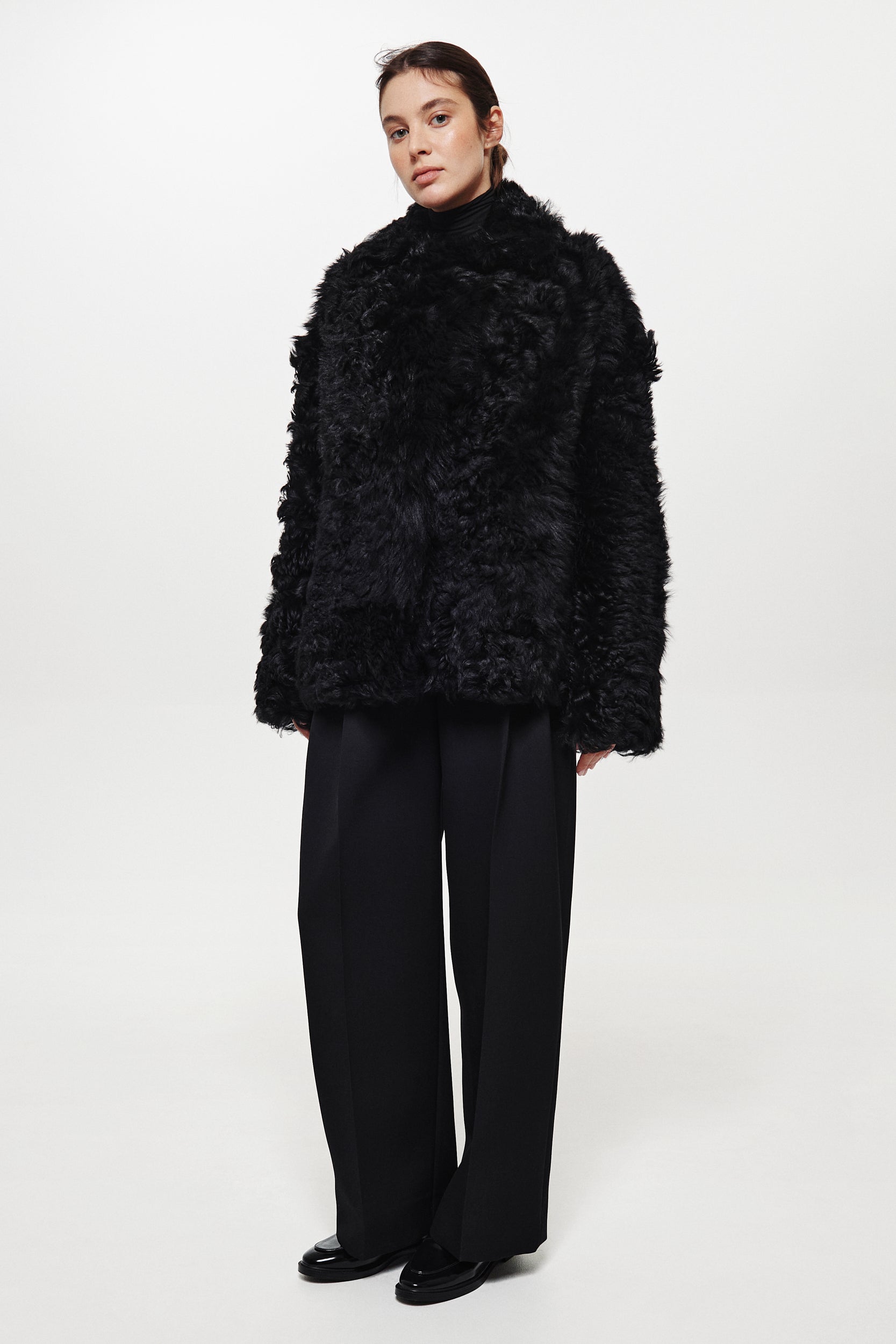 Short shearling coat (1910)