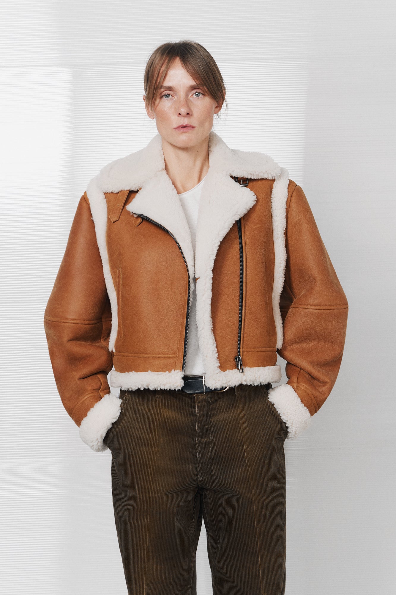 Signature cropped shearling jacket (1502/1)